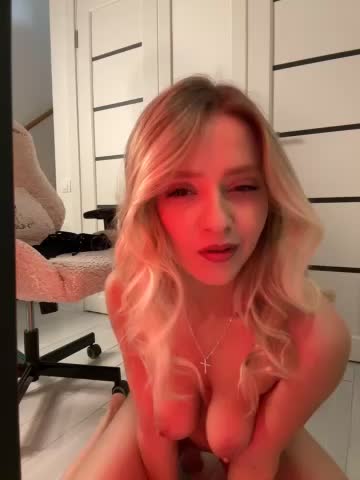 Emeli_Blur Adult Chat December 10, 2025