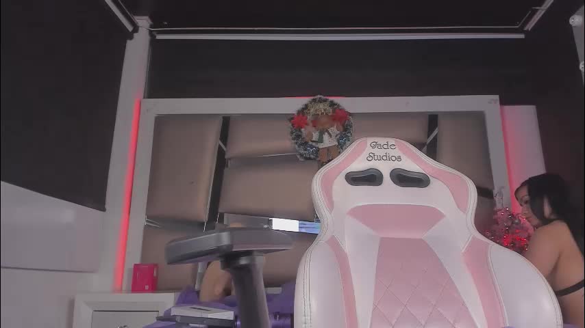 jadeestudios Adult Chat December 10, 2025