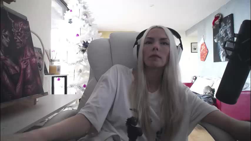 tinykylie Adult Chat December 10, 2025