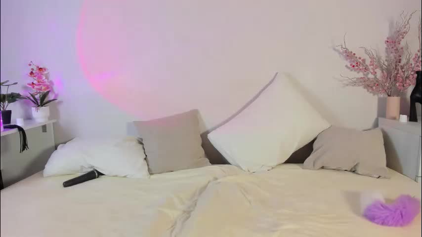 miakhalllirae Adult Chat December 10, 2025