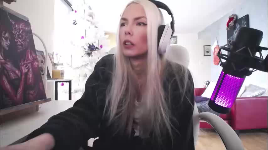 tinykylie Adult Chat December 11, 2025