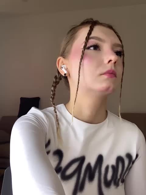 -Nezukoo- Adult Chat December 10, 2025