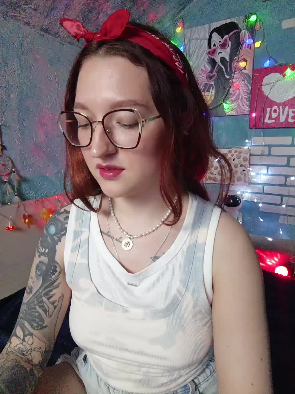 Mari_Gold Adult Chat December 10, 2025