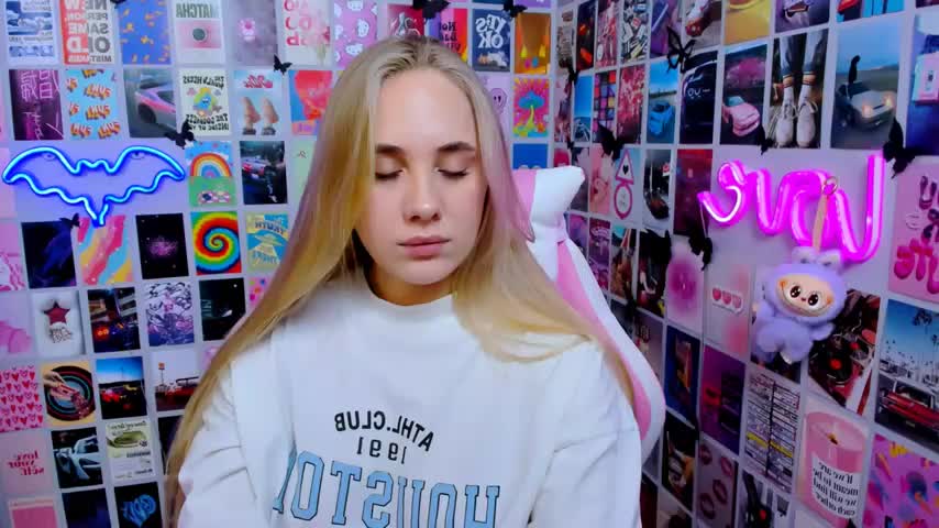 MiaMilas Adult Chat December 11, 2025