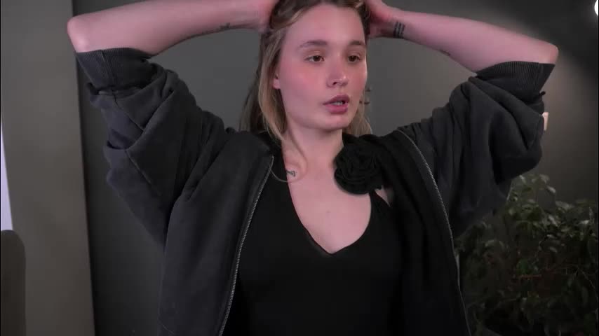 lisa_schiele Adult Chat December 11, 2025