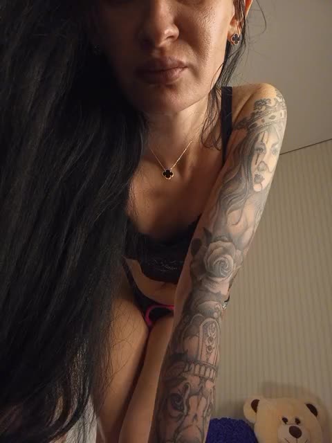 Black_chick Adult Chat December 11, 2025