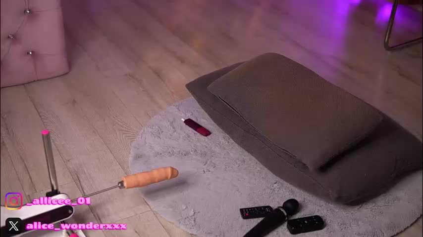 vanessasimon Adult Chat December 11, 2025