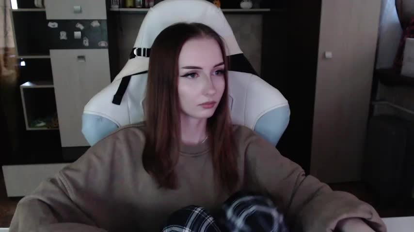 Cutti_Crystal Adult Chat December 11, 2025