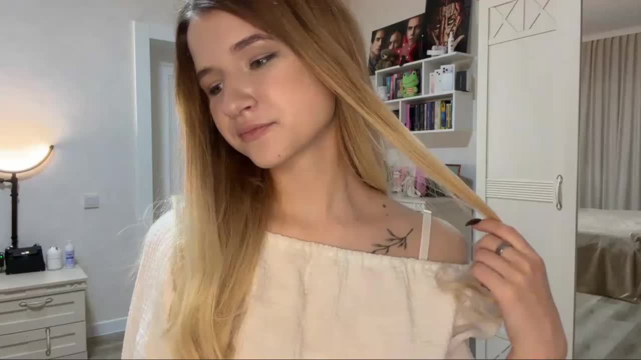 MicaFiechter Adult Chat December 11, 2025