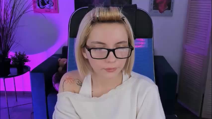 aurorawrenfield Adult Chat December 11, 2025