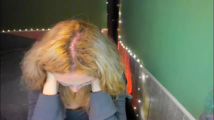 mari_kiku Adult Chat December 11, 2025