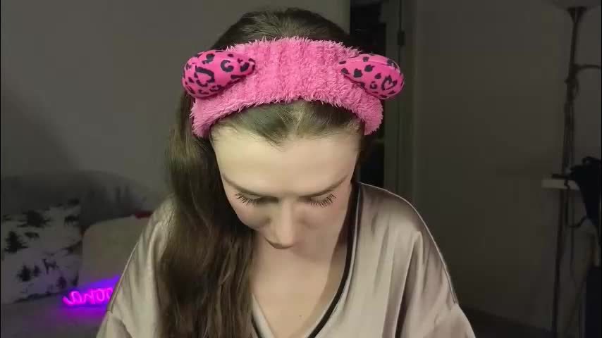 maroonaaa Adult Chat December 11, 2025