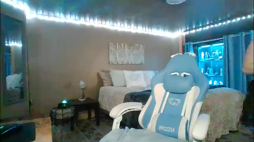 mavismable Adult Chat December 11, 2025