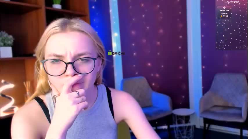 luna_tin Adult Chat December 11, 2025