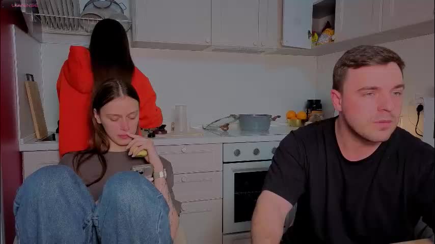 ihavepaws33 Adult Chat December 11, 2025