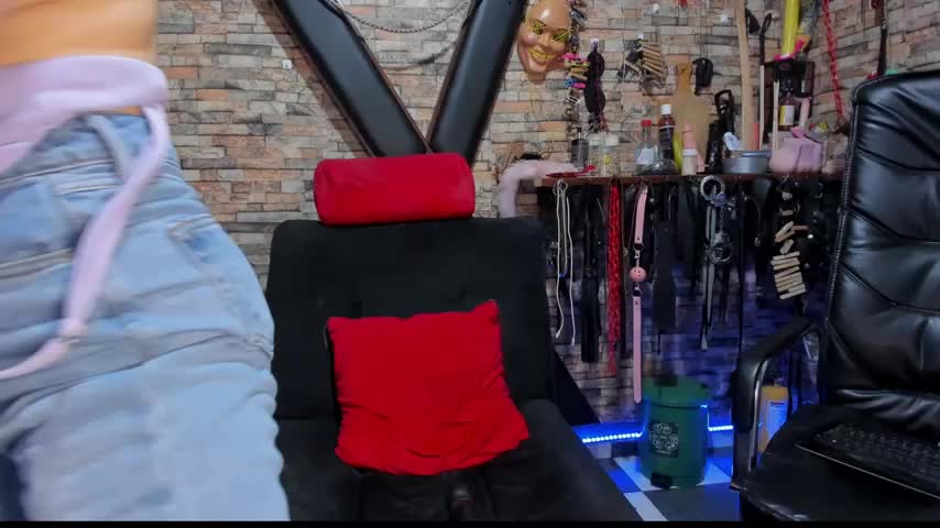 Liltildeman_moon Adult Chat December 11, 2025