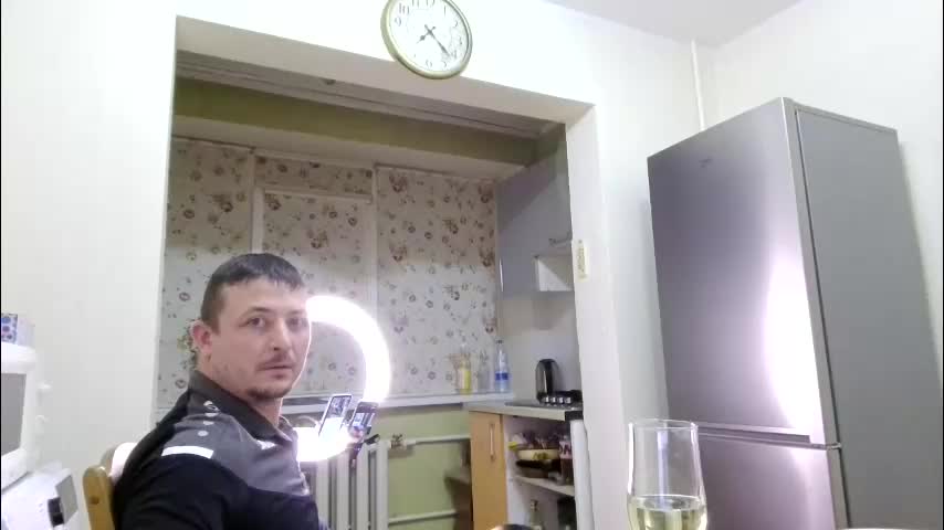 best_ass2000 Adult Chat December 11, 2025