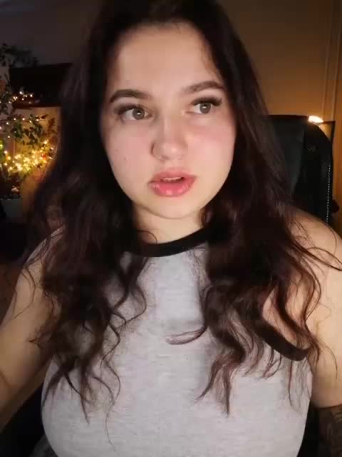 JuliaHesperaks Adult Chat December 12, 2025