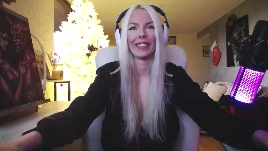 tinykylie Adult Chat December 11, 2025