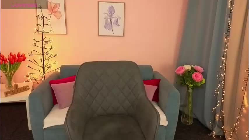 ellaasteele Adult Chat December 12, 2025