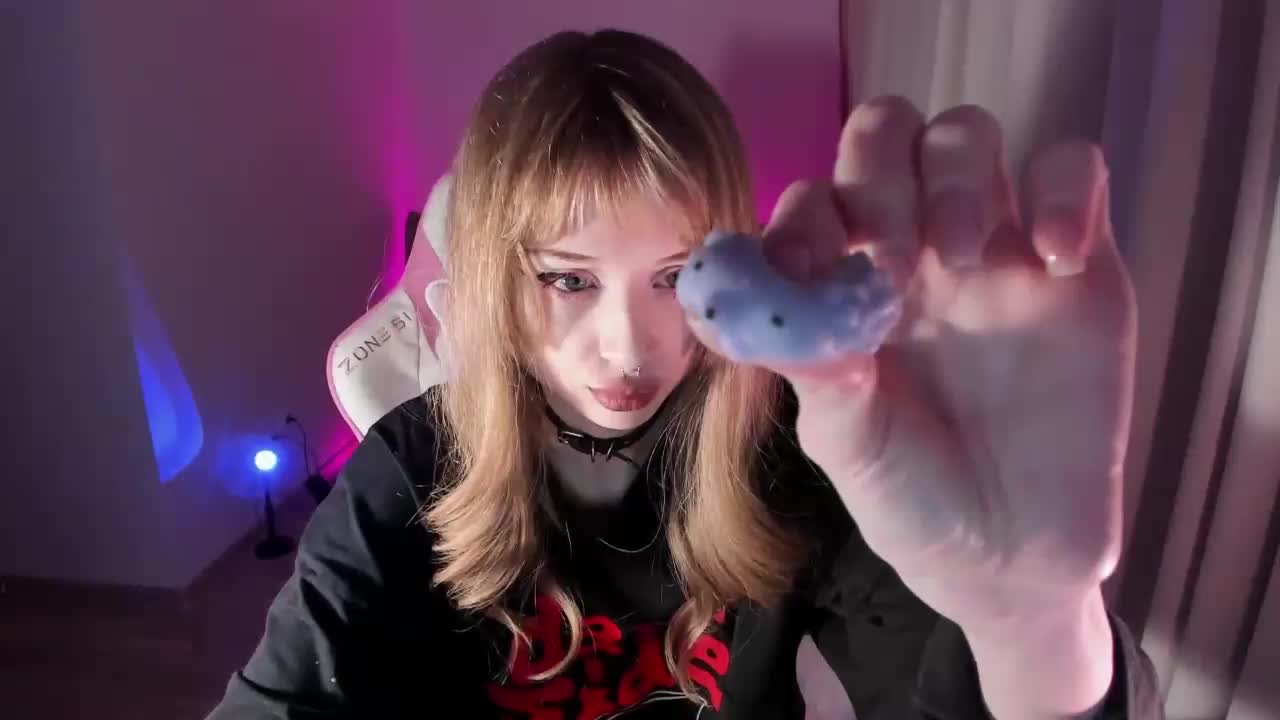 mnepohuyy Adult Chat December 12, 2025