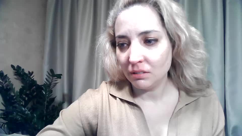 mariska-kiska Adult Chat December 12, 2025