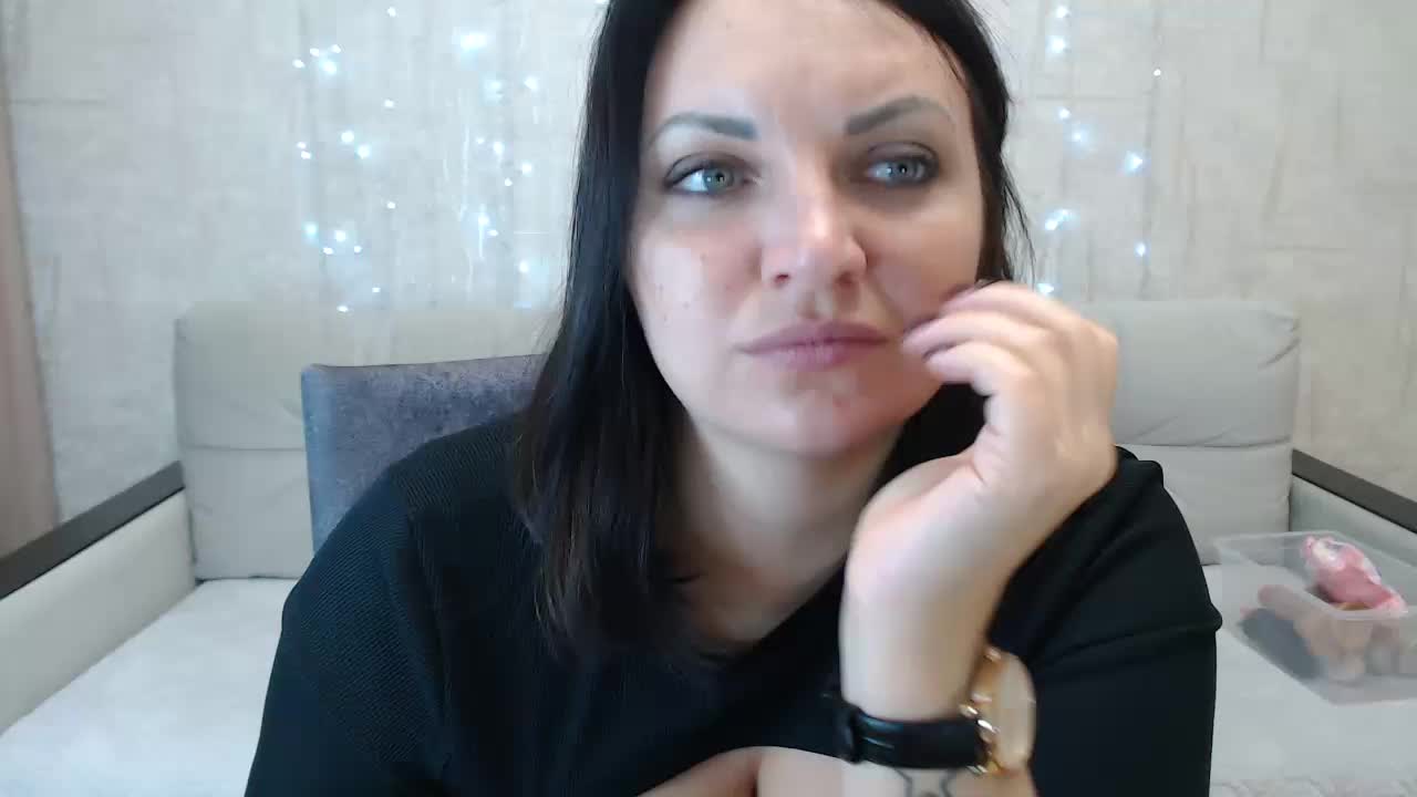 JenniferTheChic Adult Chat December 12, 2025