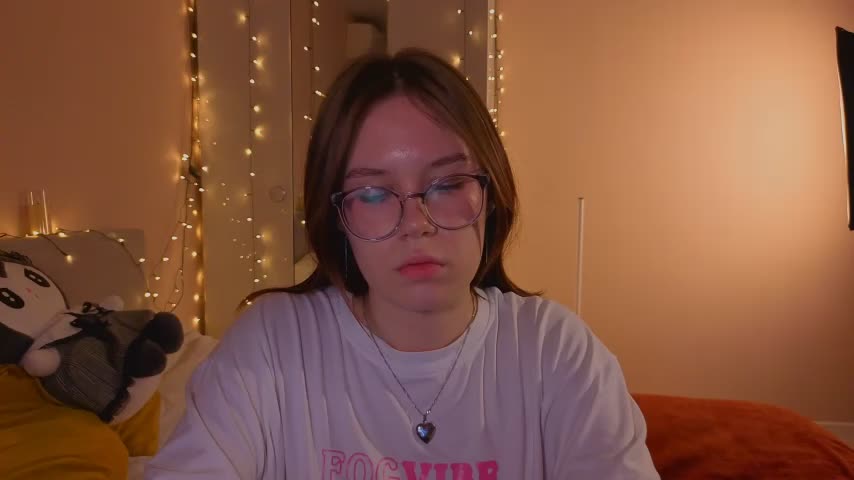 Mia_Luw Adult Chat December 12, 2025