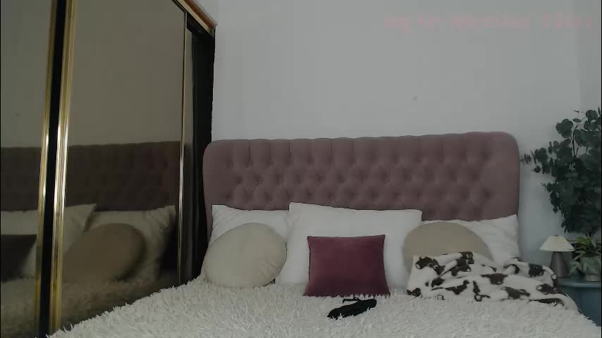 little_cu1tie Adult Chat December 12, 2025