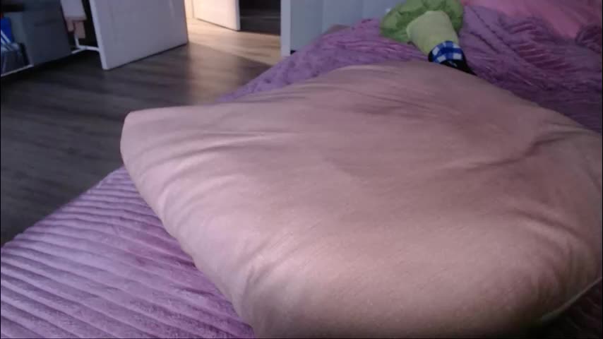 _katemiller_ Adult Chat December 12, 2025