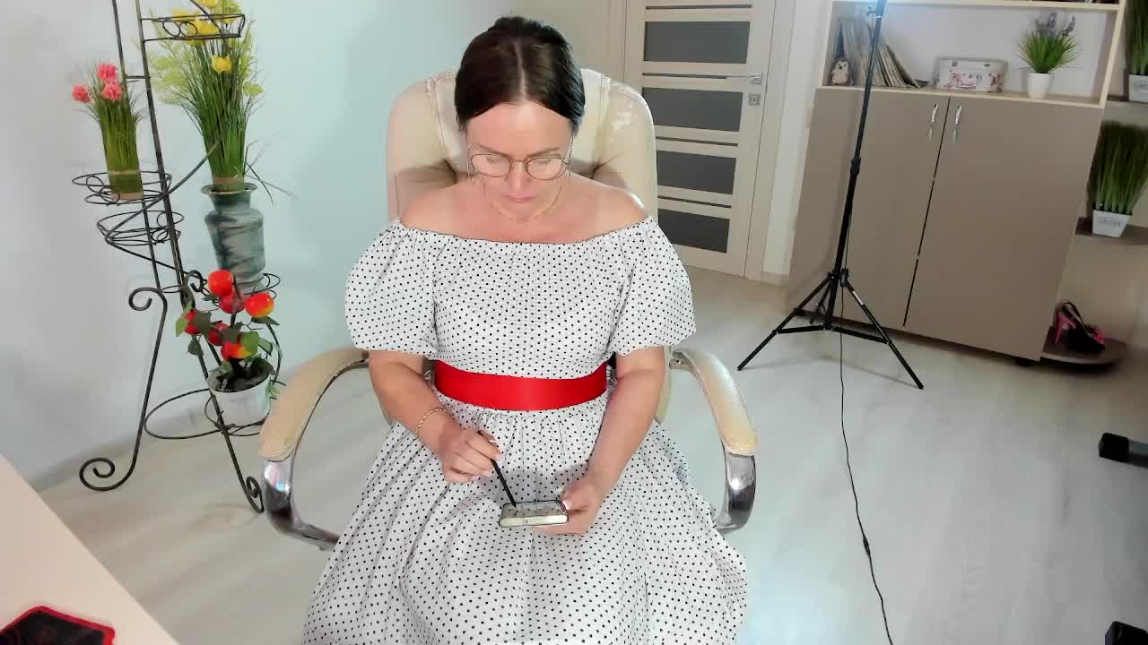 -Michelle- Adult Chat December 12, 2025