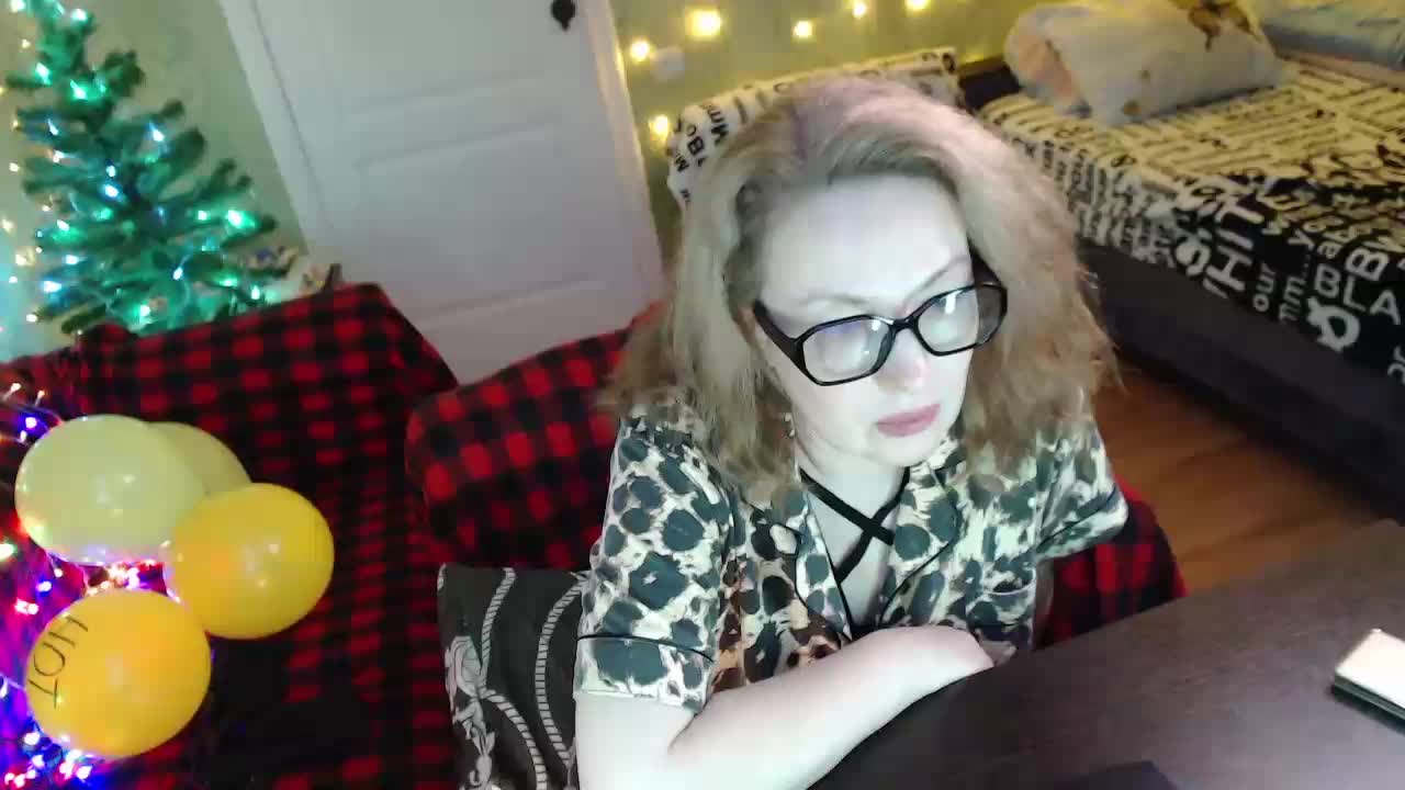 MeganIris Adult Chat December 12, 2025