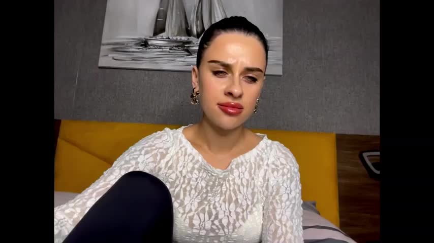 MariaValverdeee Adult Chat December 13, 2025