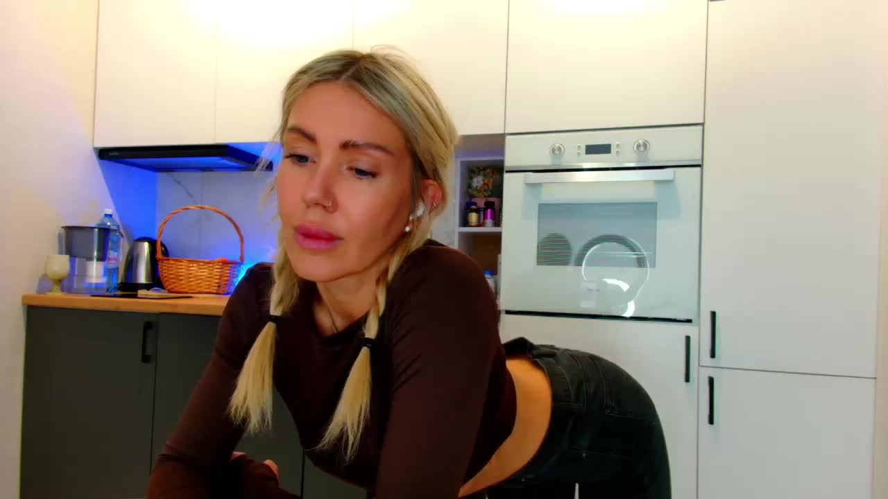 BlackAngel_ Adult Chat December 13, 2025