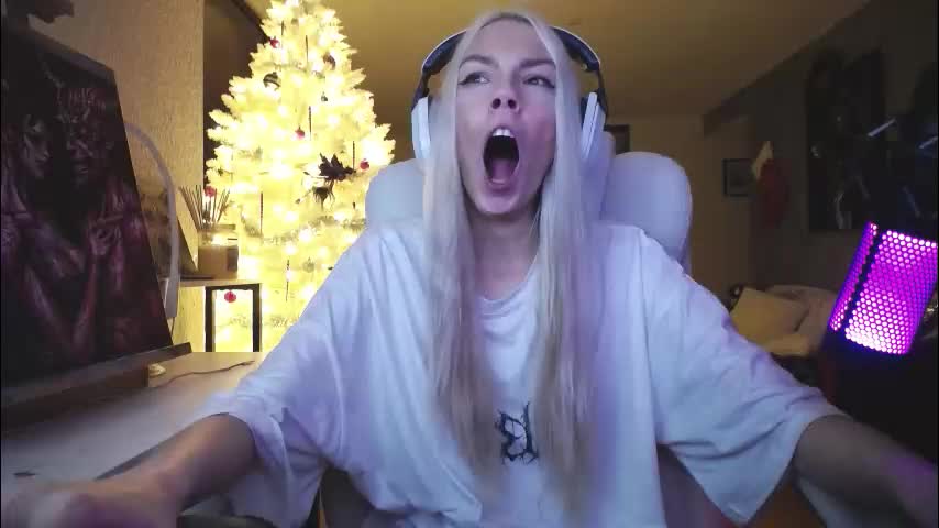 tinykylie Adult Chat December 13, 2025