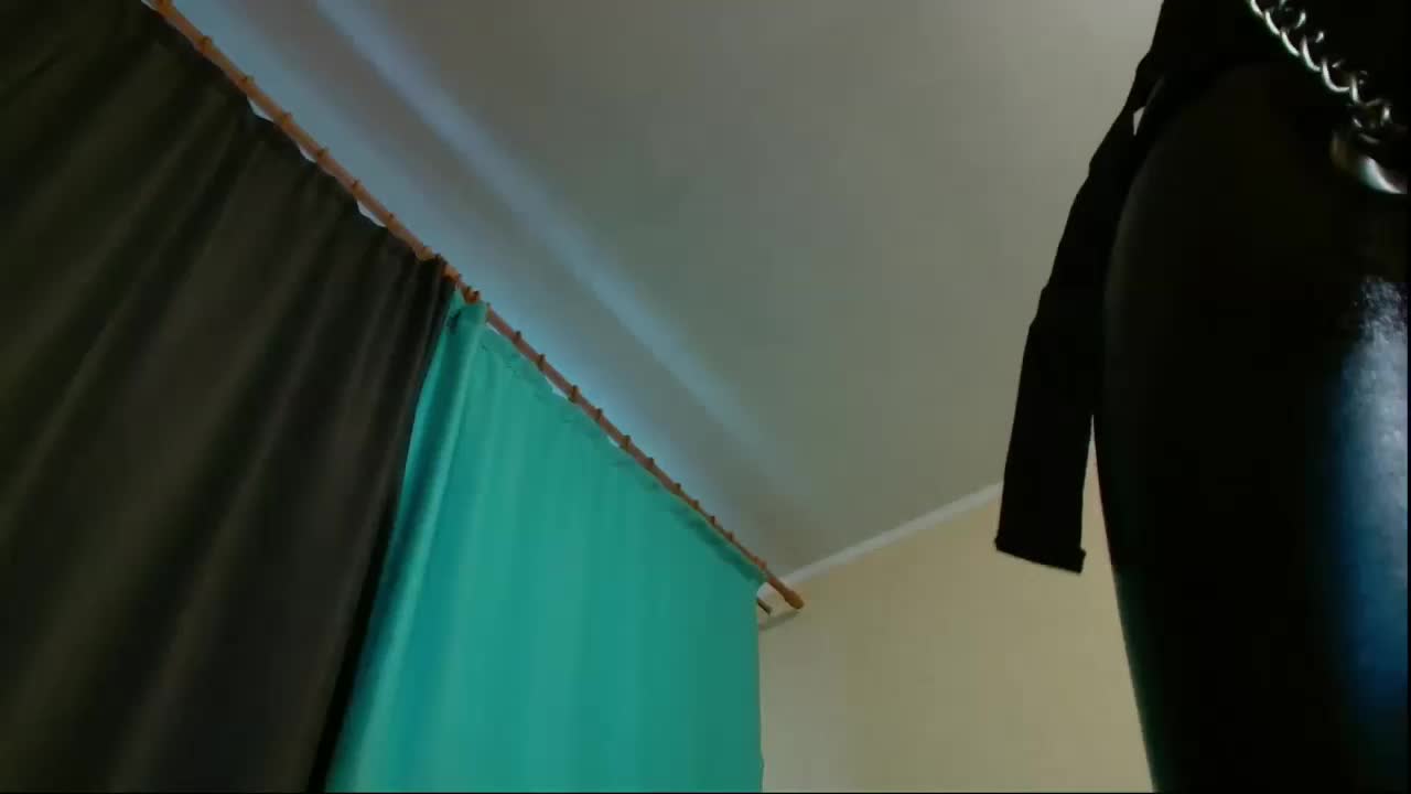 Mistress_Zoe1 Adult Chat December 13, 2025