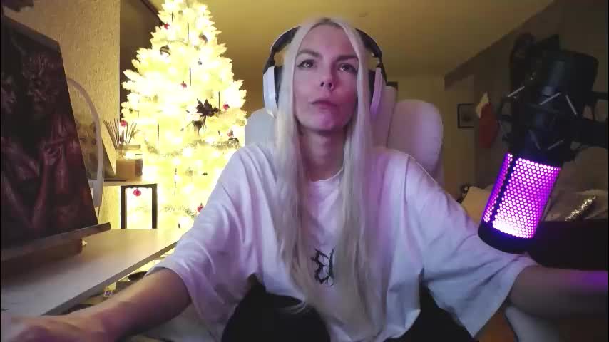 tinykylie Adult Chat December 13, 2025