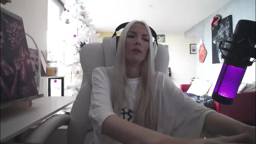 tinykylie Adult Chat December 13, 2025