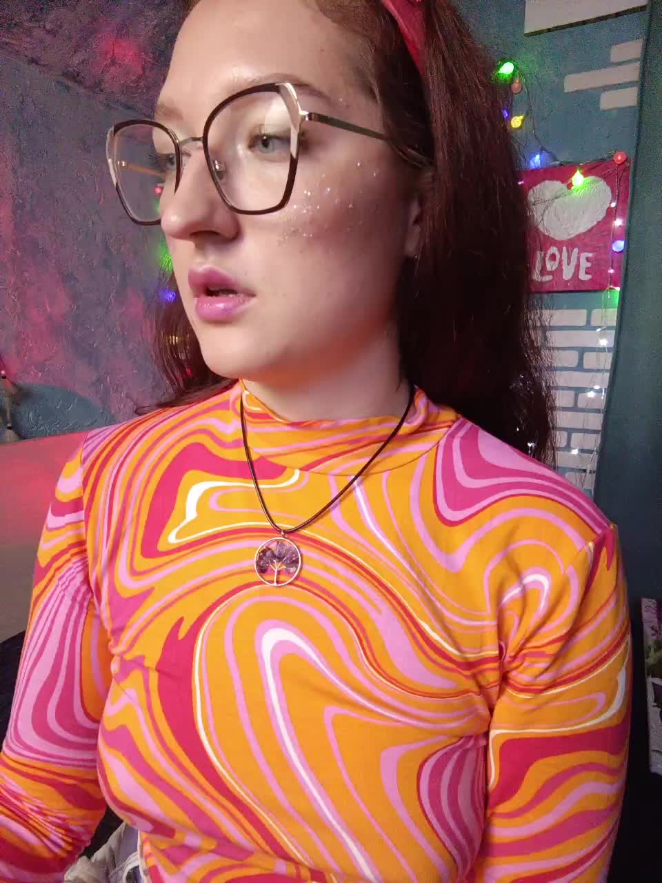 Mari_Gold Adult Chat December 13, 2025