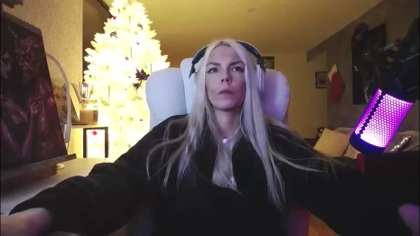 tinykylie Adult Chat December 13, 2025