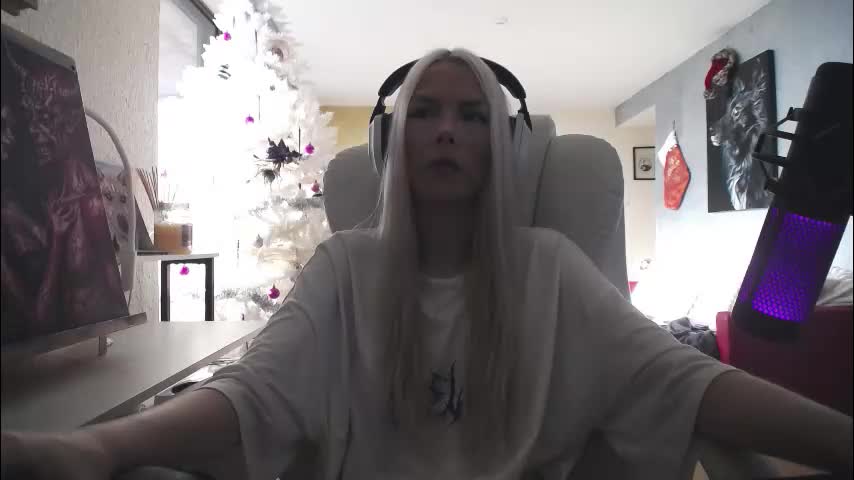 tinykylie Adult Chat December 14, 2025