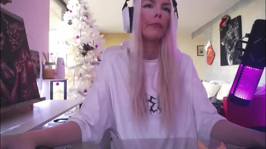 tinykylie Adult Chat December 14, 2025