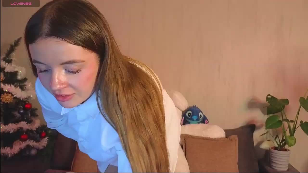 Rosalinelov Adult Chat December 14, 2025