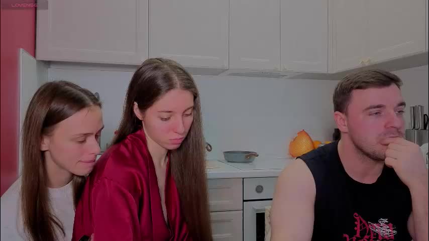 ihavepaws33 Adult Chat December 12, 2025