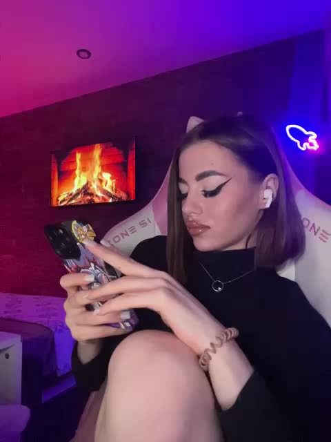 HotGirlEva Adult Chat December 14, 2025