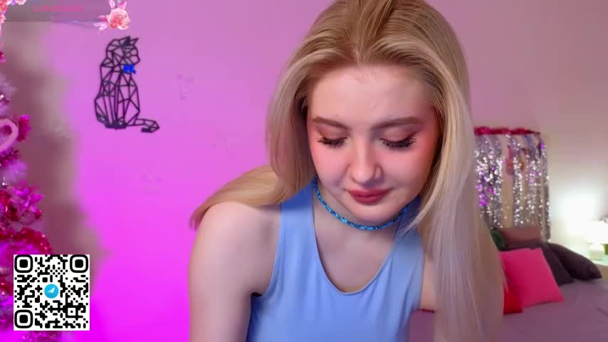 oliviabr0wn0 Adult Chat December 14, 2025