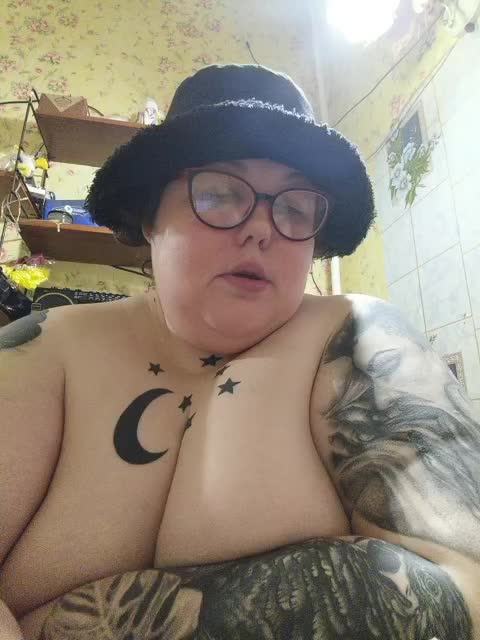 Svetlanka86 Adult Chat December 14, 2025