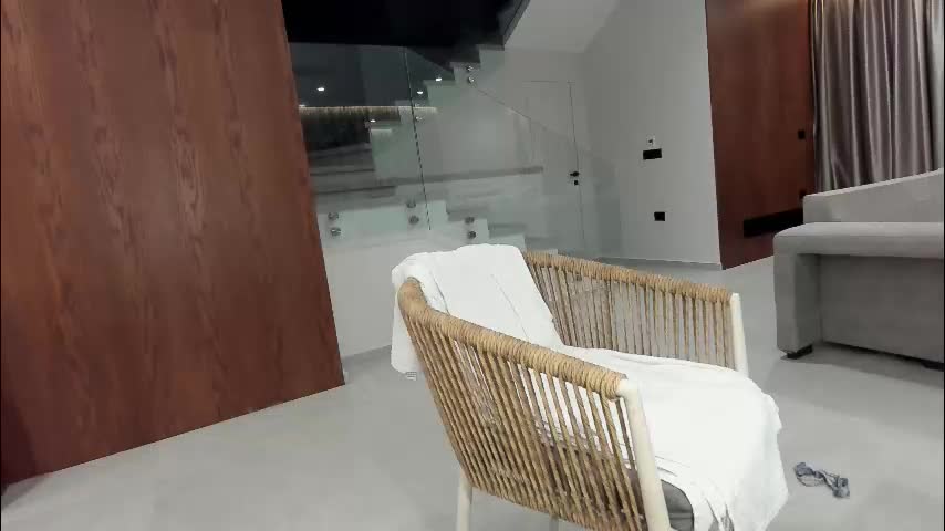 ehotlovea Adult Chat December 14, 2025