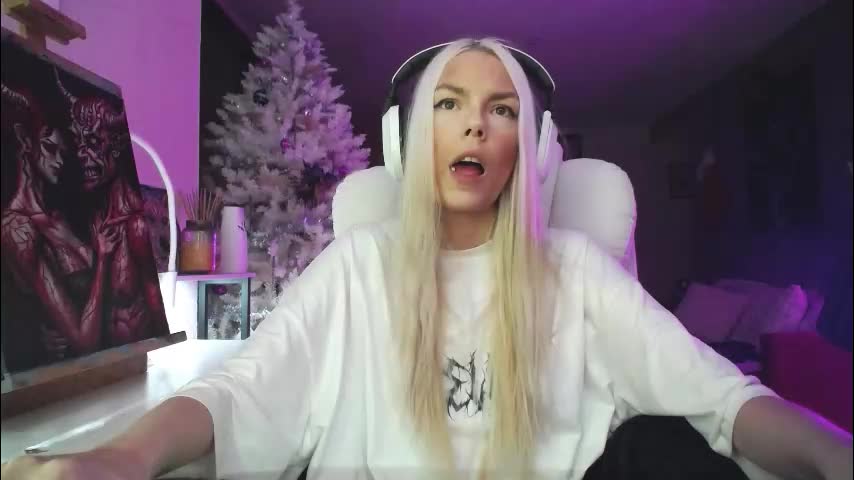 tinykylie Adult Chat December 14, 2025