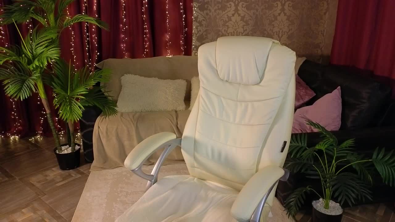 Lilu5107 Adult Chat December 14, 2025